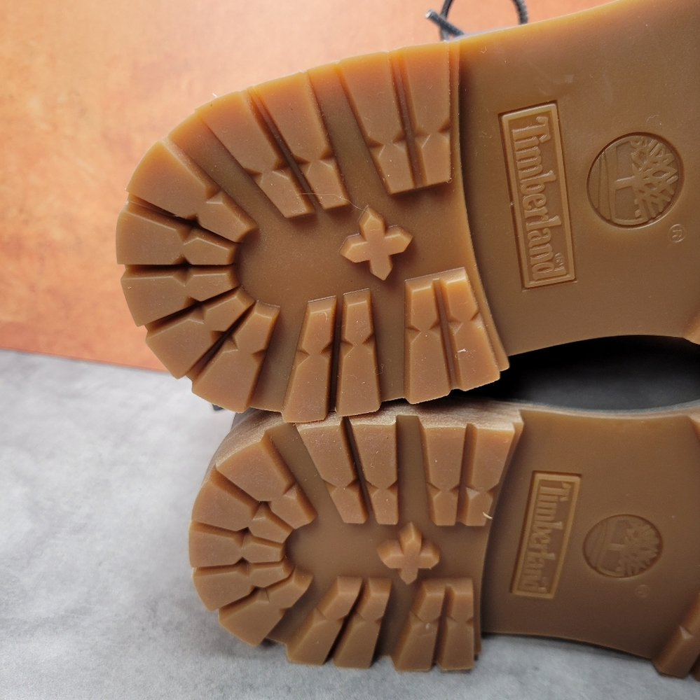 Timberland Gray Premaloft insulated hiking boots. Size 7 - Picture 11 of 14